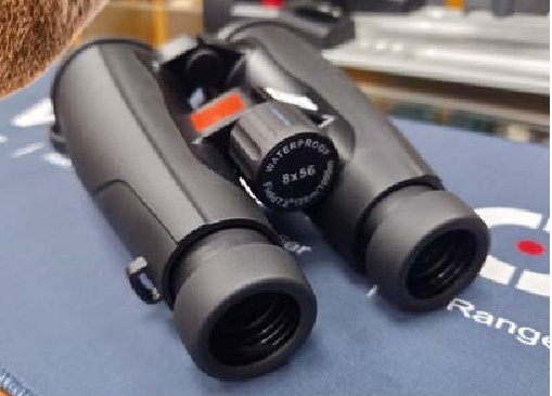 Vector Optics Continental 8x56 ED būs piemērotāks, pārvietojoties pa mežu un vērojot dzīvnieku.