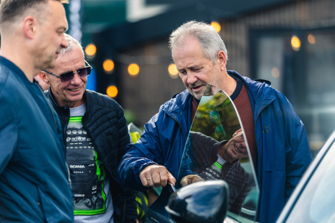 "Spices e-Auto dienā" apmeklētāji varēja apskatīt un izmēģināt vairāk nekā 30 elektroauto modeļus.