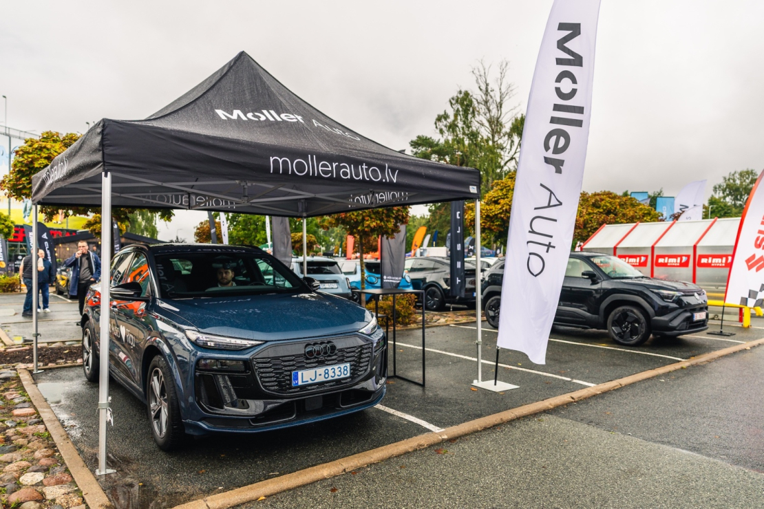 "Spices e-Auto dienā" apmeklētāji varēja apskatīt un izmēģināt vairāk nekā 30 elektroauto modeļus.