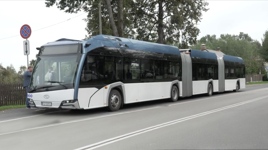 Rīgas ielās testē gandrīz 25 metrus garu autobusu.