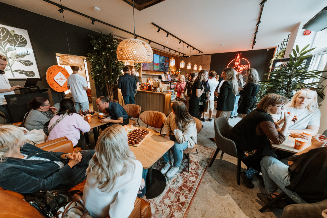 Valmierā, Rīgas ielā 9, durvis vērusi pirmā "Caffeine" kafejnīca pilsētā.
