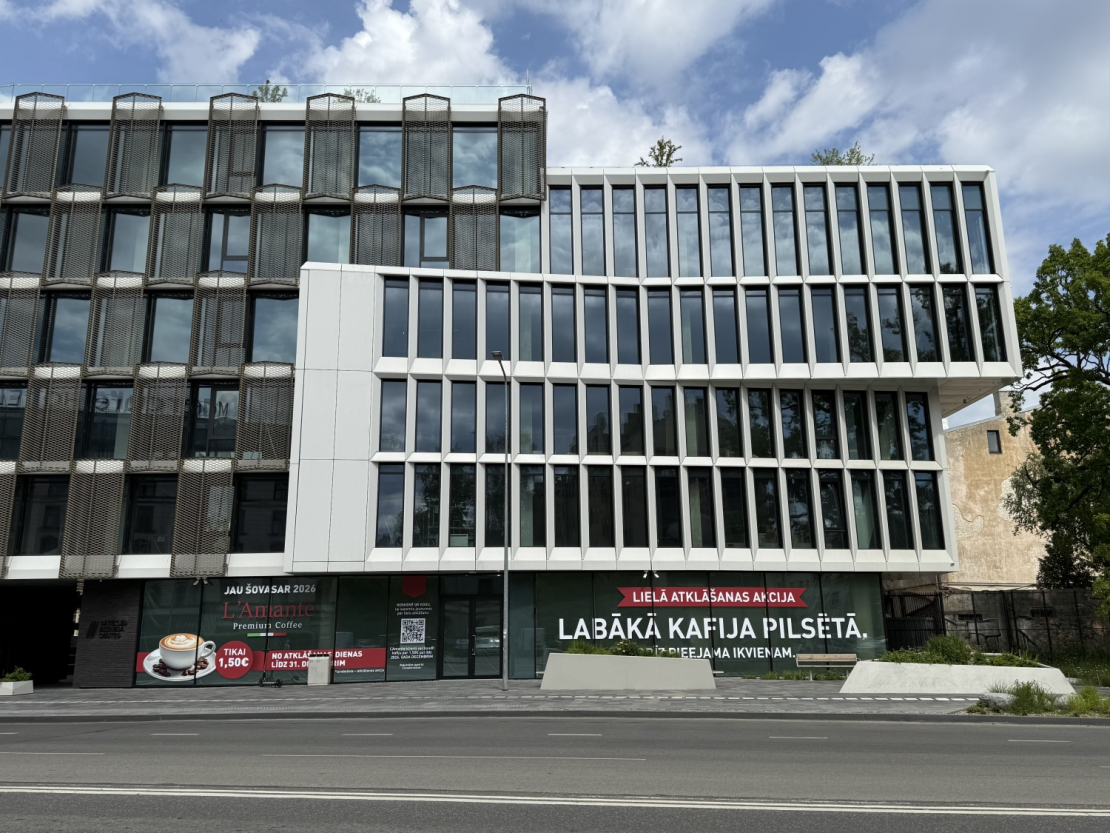"SATEKLES BIZNESA CENTRS".