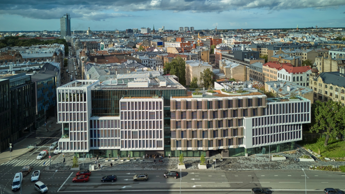 SATEKLES BIZNESA CENTRS.