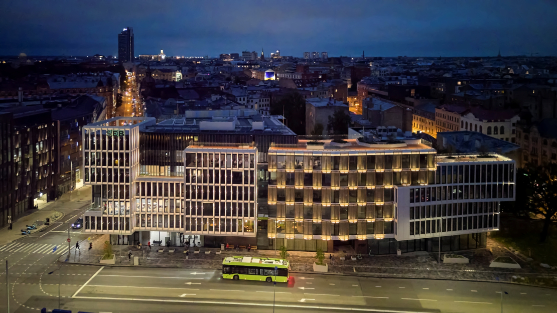 SATEKLES BIZNESA CENTRS.