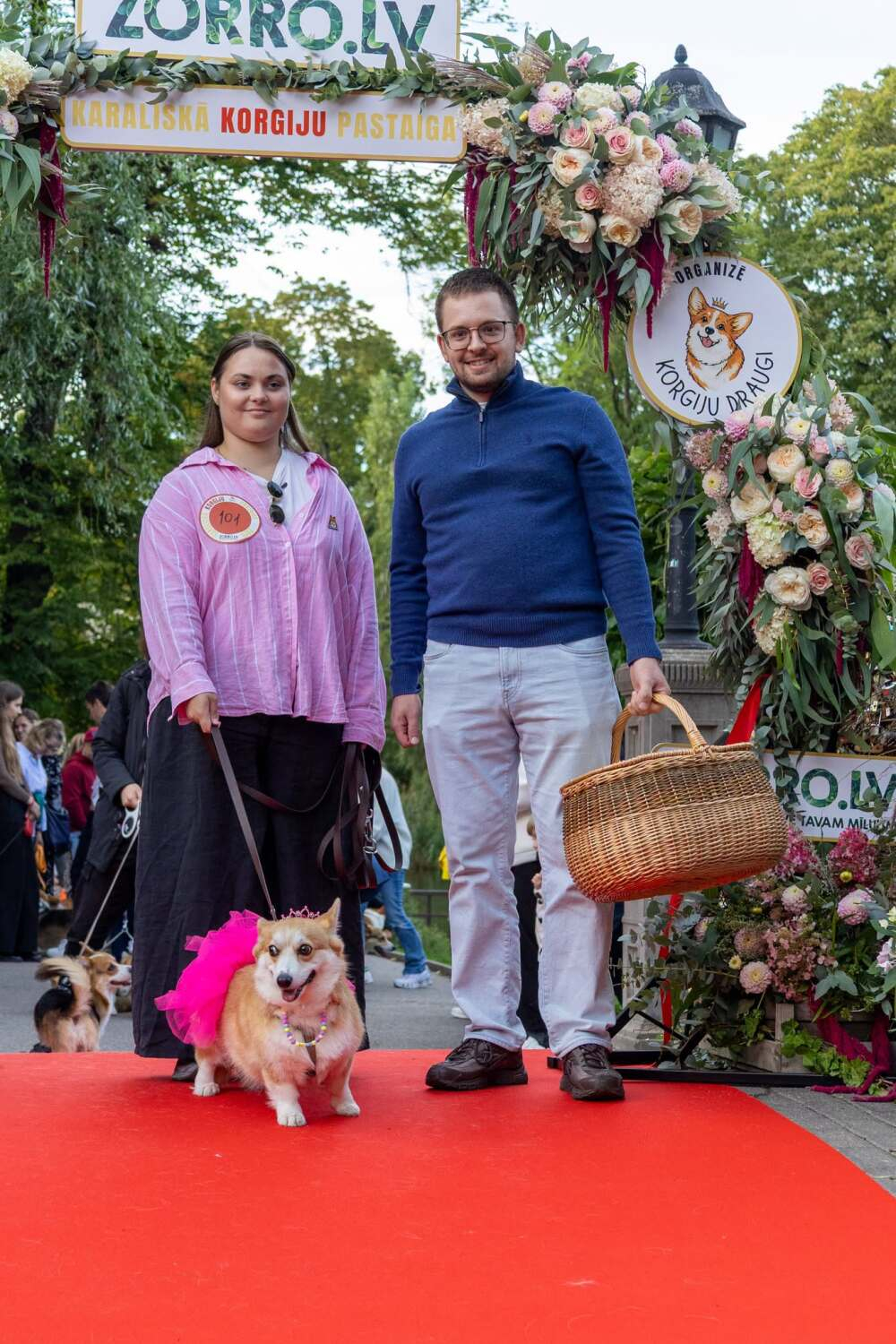 Ceturtā "Karaliskā korgiju pastaiga" Rīgā.