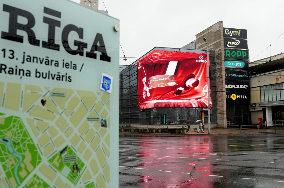 "Origo" fasādes 3D digitālais ekrāns Rīgas centrā.