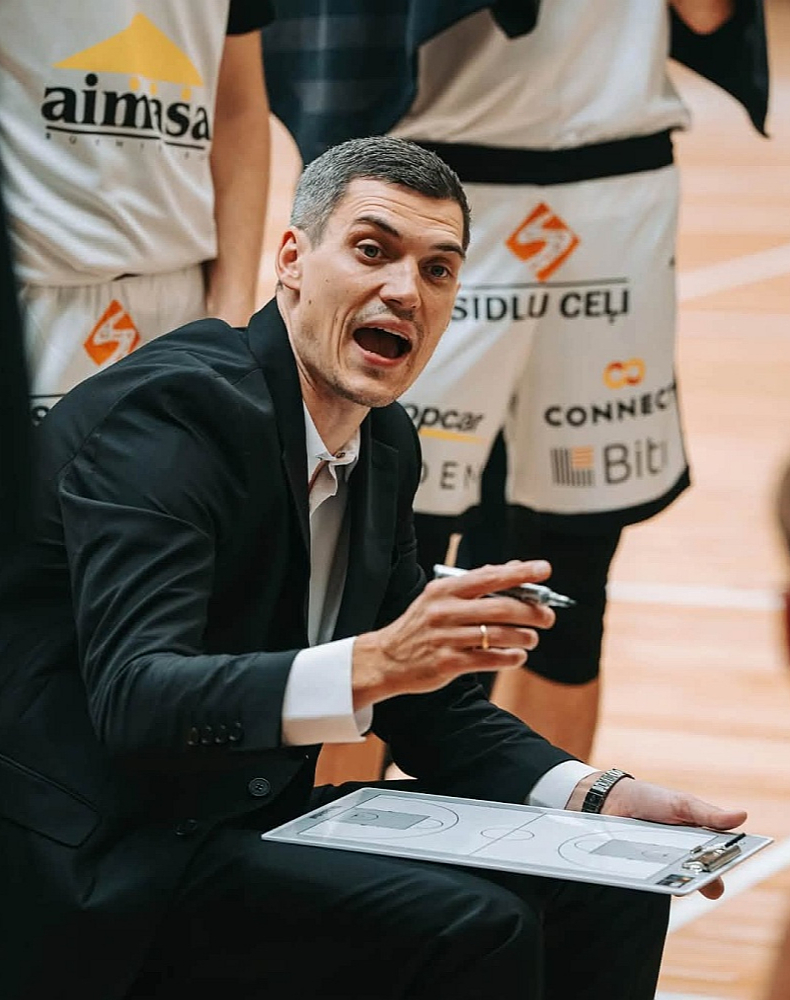 Dāvis Čoders pirmo reizi sezonu sāk galvenā trenera amatā lielajā basketbolā, un viņam tas gods stūrēt čempiones "Valmieras Glass VIA" kuģi.