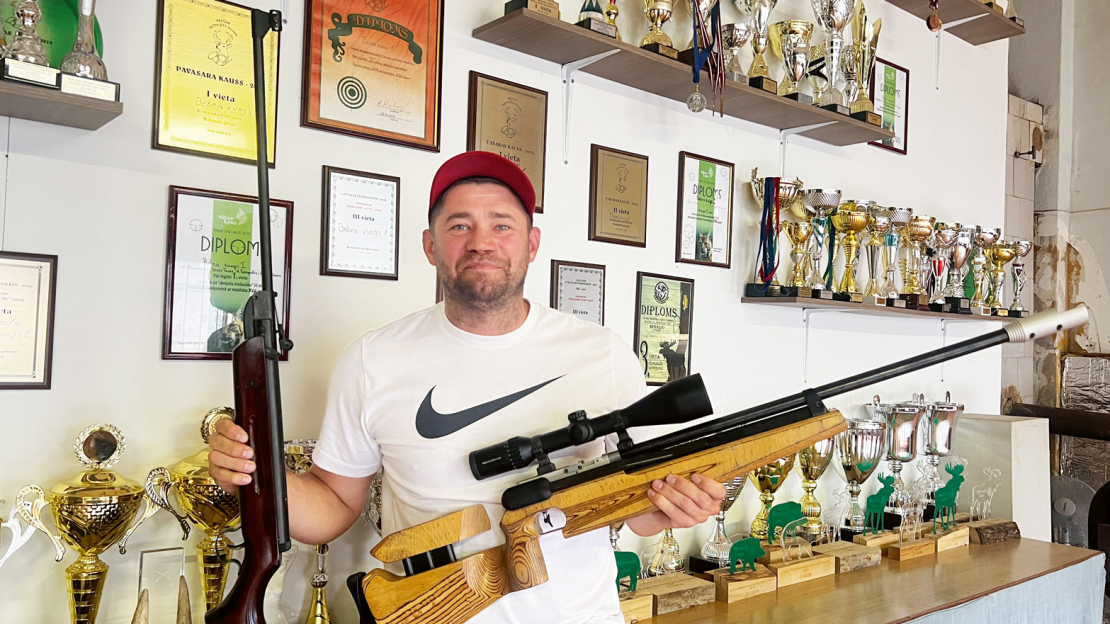 Jurijs Siņkevičs: “Es ļoti negribētu satikt
savu mūža staltbriežu
bulli 150 metros un tikai
tad saprast, ka nekad
dzīvē neesmu mēģinājis
tādā attālumā izšaut.”