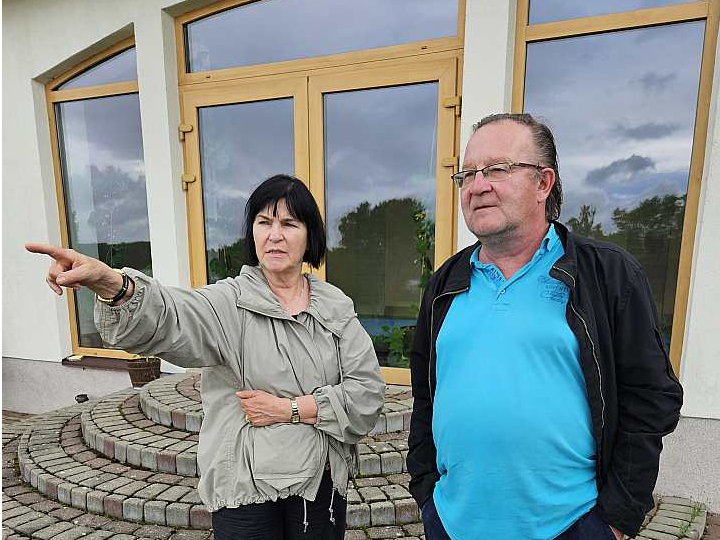 Žurnāliste Māra Libeka feļetonistam Egilam Līcītim: "Lūk, tur, laukos, ir īstā dzīve!"