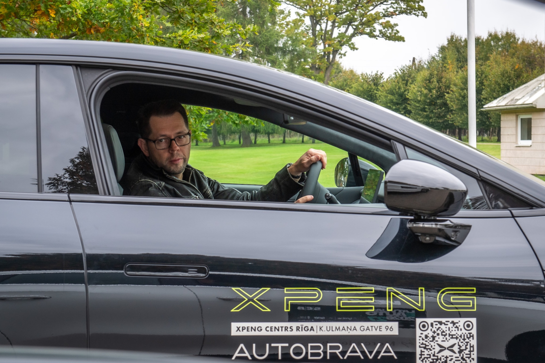 Konkursa "Latvijas e-Auto 2026/27" žūrijas dalībnieks Gusts Kikusts.