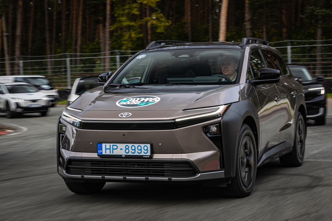 Konkursa "Latvijas e-Auto 2026/27" žūrijas padziļinātie testa braucieni.