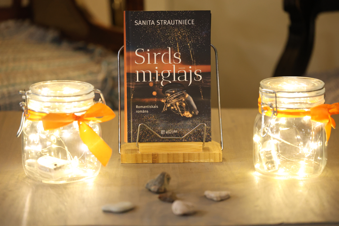 Romāna "Sirds miglājs" atvēršana.