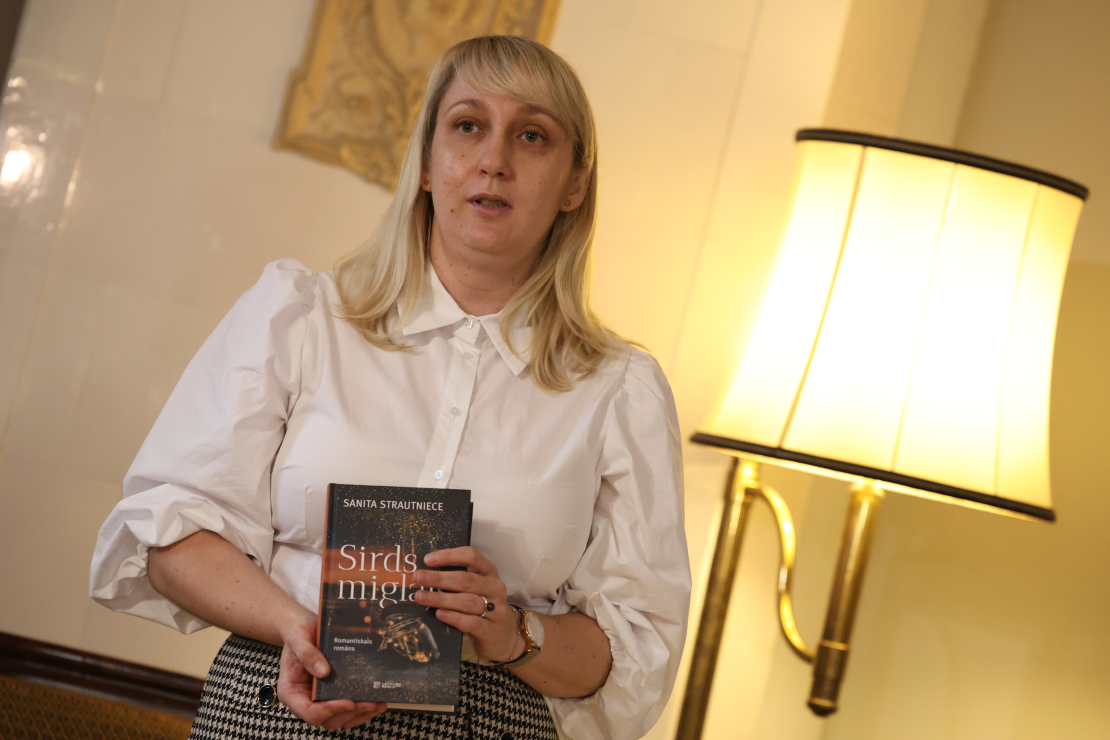 Romāna "Sirds miglājs" atvēršana. Sanita Strautniece.