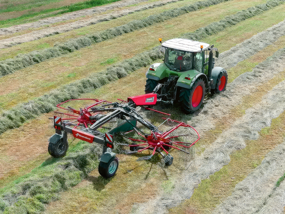  'Kverneland Tactus' vālotājs.