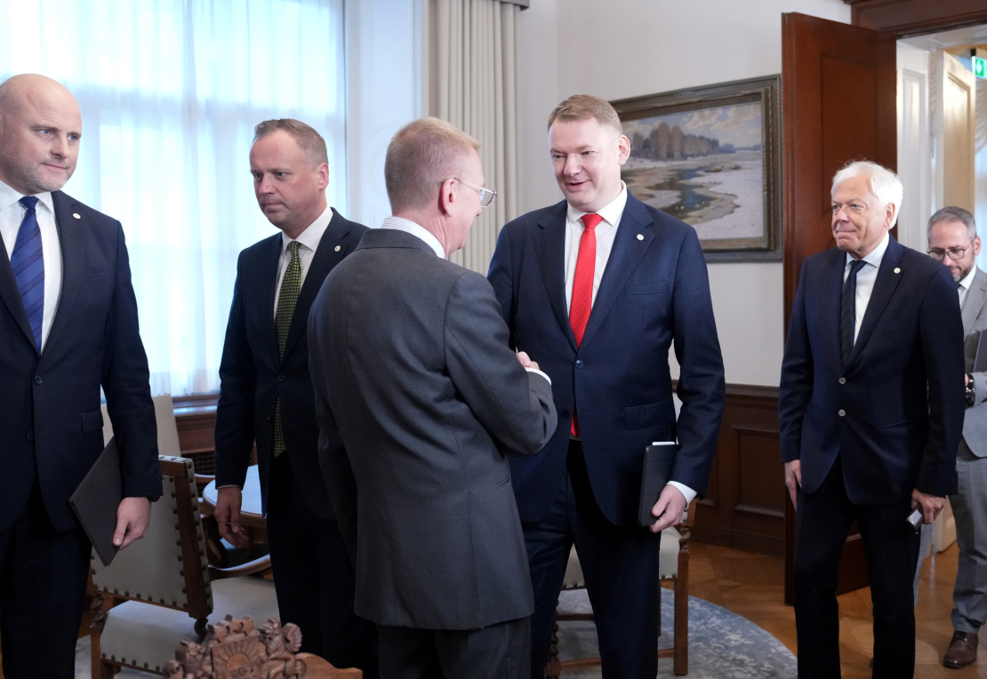 Valsts prezidents tiekas ar Apvienotā Saraksta pārstāvjiem.