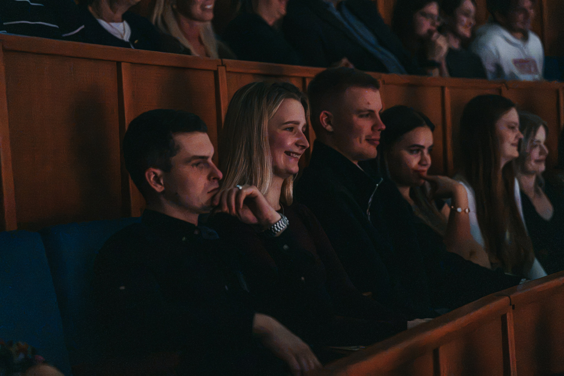 Komiķa Edgara Bāliņa soloizrādes "Vidējais latvietis" pirmizrāde VEF Kultūras pilī.