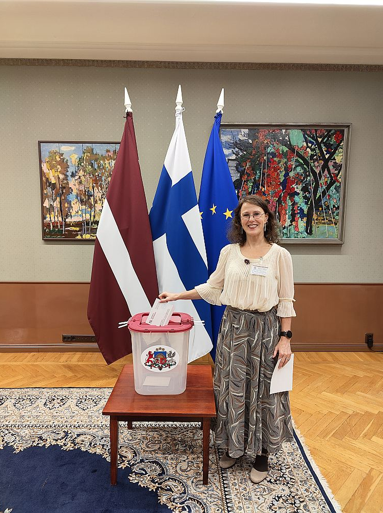 Raksta autore Gunta Pāvola bija arī Somijas vēlēšanu iecirkņa komisijas locekle.