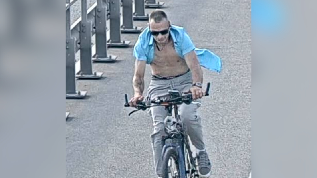 Meklētais velosipēdists.