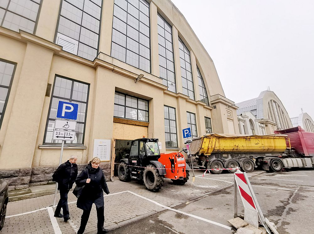 Lai izveidotu vienotu Rīgas Centrāltirgus nākotnes redzējumu, "Rīgas namiem" sešu mēnešu laikā būs jāorganizē metu konkurss "Rīgas Centrāltirgus arhitektūras un dizaina koncepta izstrāde".