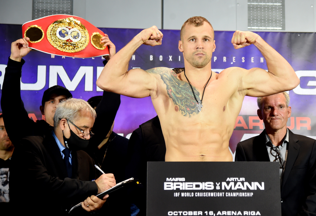 Bokseris Mairis Briedis.