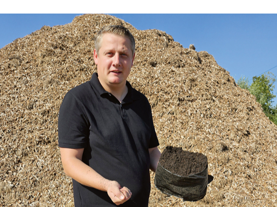 Lazdonas pagasta SIA "Salix Eco" saimnieks Reinis Silups ātraudzīgo kārklu pievienotās vērtības produktu ražošanā Latvijā ticis vistālāk. Viņa izveidoto kārklu kompostu – kūdras aizvietotāju pērk arī Dānijā. Uzņēmums arī piedāvā no kārkliem gatavotu pakaišu biosubstrātu un mulču.