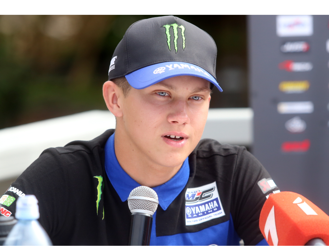 Motobraucējs Mairis Pumpurs.