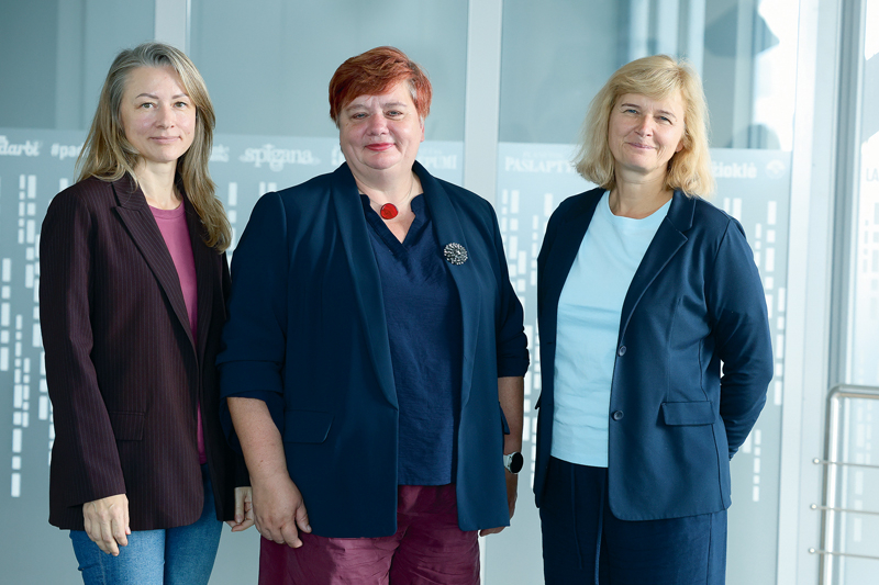 Latvija ir vieta, kurā lopkopībai un lauksaimniecībai kopumā ir visi priekšnoteikumi būt – jāizglīto sabiedrība, kas un kā tieši funkcionē, ir pārliecinātas nozares ekspertes (no kreisās): Inga Muižniece, Silvija Dreijere un Iveta Grudovska.