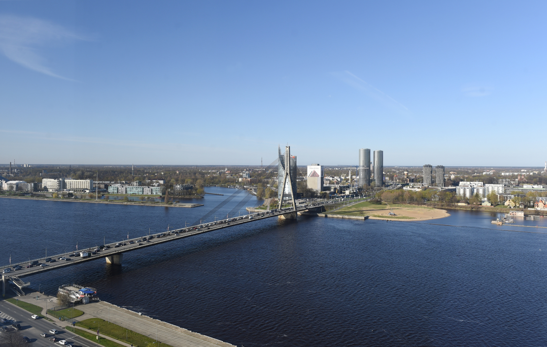 Vanšu tilts pār Daugavu.