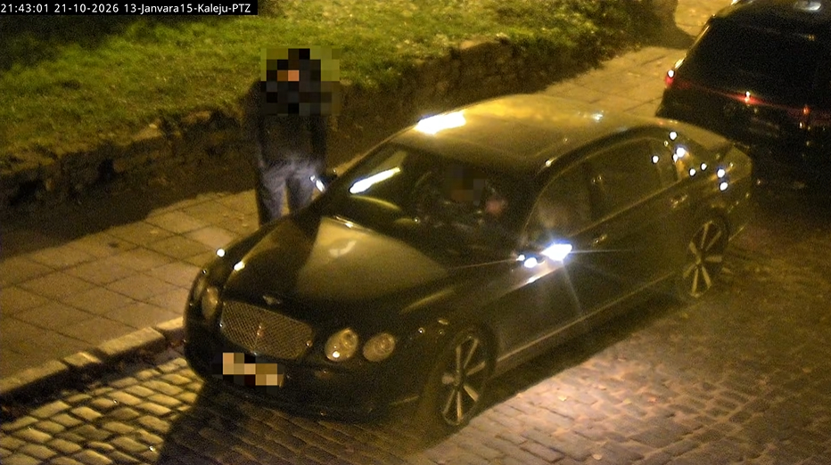 "Bentley" apzagšanas brīdis.