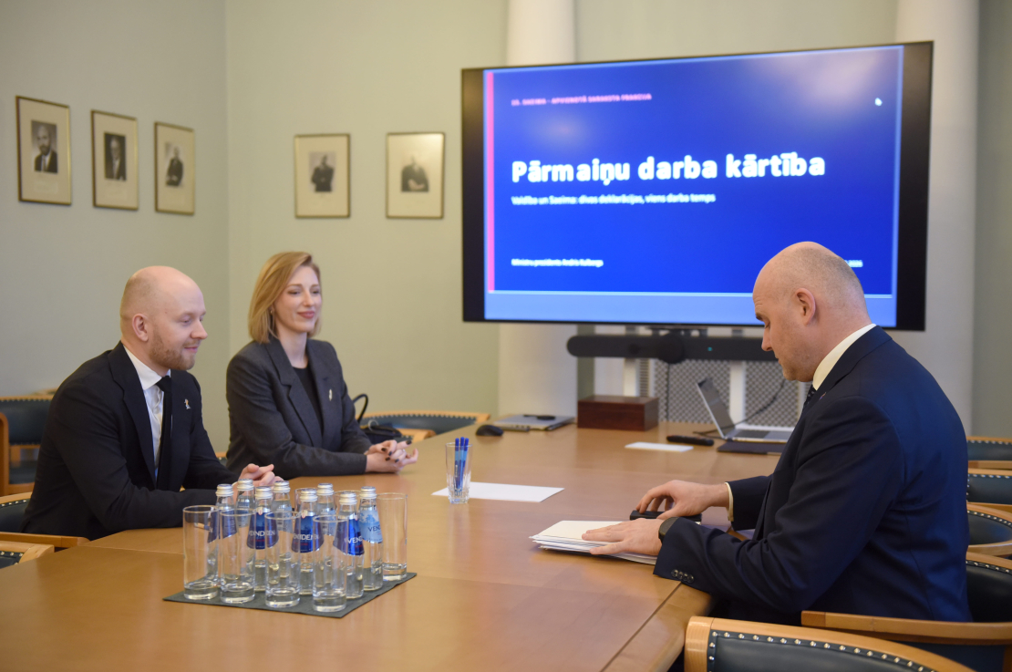 Andris Šuvajevs, Agnese Lāce, Andris Kulbergs. Sarunas par jaunās valdības izveidi.