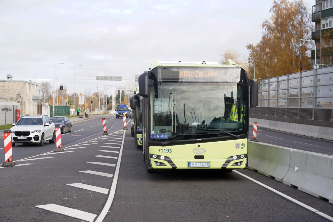 Rīgas pašvaldība un Rīgas brīvostas pārvalde rīko Kundziņsalas pārvada atklāšanas pasākumu.