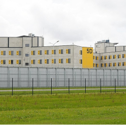 Jauns cietums. Pirms līgumā noteiktā termiņa uzbūvēts un ekspluatācijā nodots jaunais Liepājas cietums. Jauns cietums. Pirms līgumā noteiktā termiņa uzbūvēts un ekspluatācijā nodots jaunais Liepājas cietums.