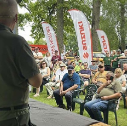 Mednieku festivālā "Minhauzens".