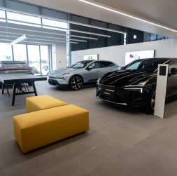 Jaunais Polestar salons Skanstes ielā 33, Rīgā. Jaunais Polestar salons Skanstes ielā 33, Rīgā.