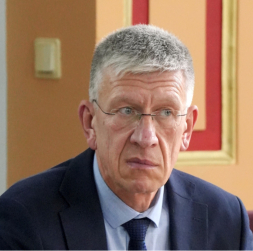Saeimas Juridiskās komisijas priekšsēdētājs Andrejs Judins. Saeimas Juridiskās komisijas priekšsēdētājs Andrejs Judins.