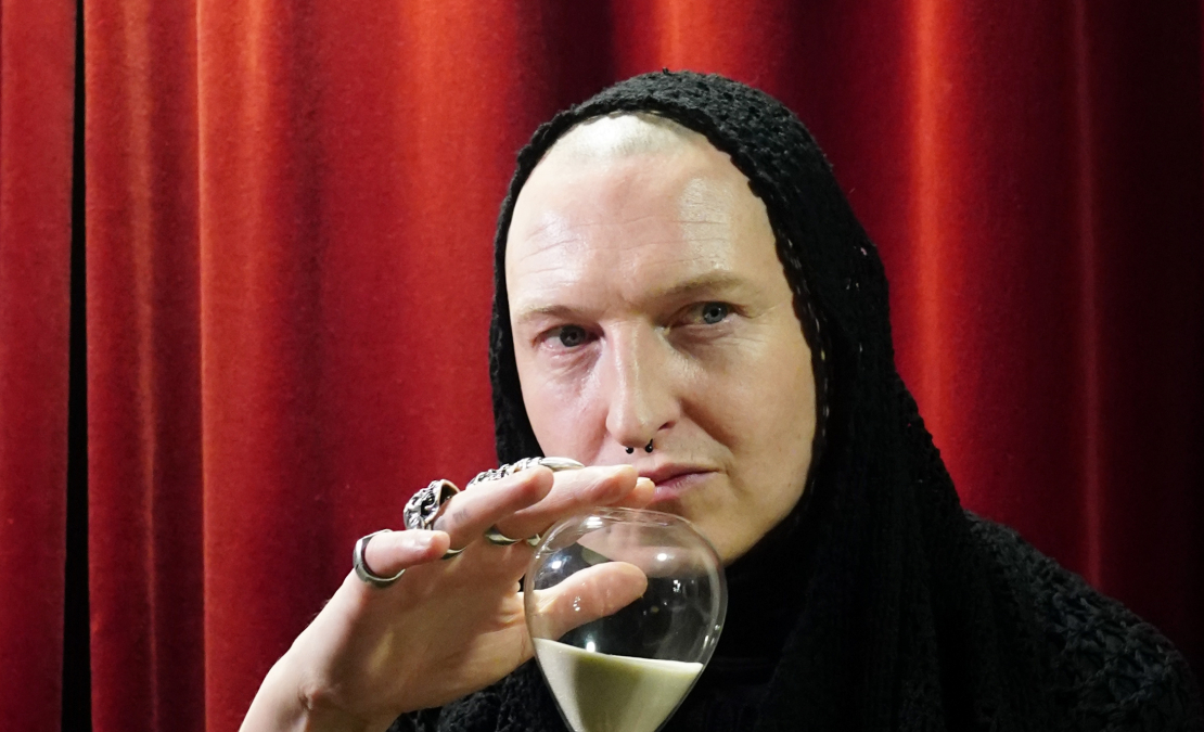 Mākslinieks Kristians Brekte.