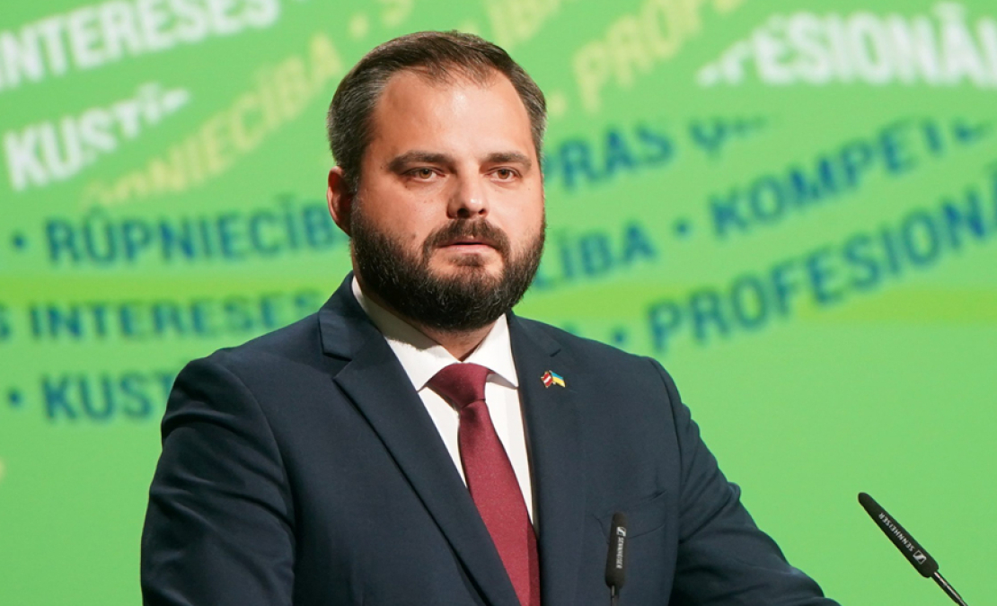 Partijas “Jaunā Vienotība” frakcijas vadītājs Saeimā Edmunds Jurēvics. Partijas “Jaunā Vienotība” frakcijas vadītājs Saeimā Edmunds Jurēvics.