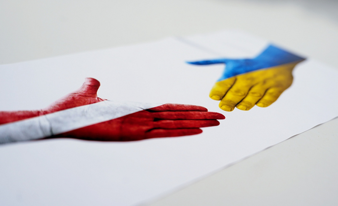 Viena no organizācijām, kas vāc ziedojumus un atbalsta Ukrainas armiju, ir fonds "Ziedot.lv". Viena no organizācijām, kas vāc ziedojumus un atbalsta Ukrainas armiju, ir fonds "Ziedot.lv".