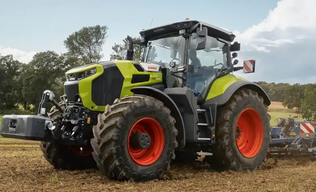 'Claas Axion 8' traktors.