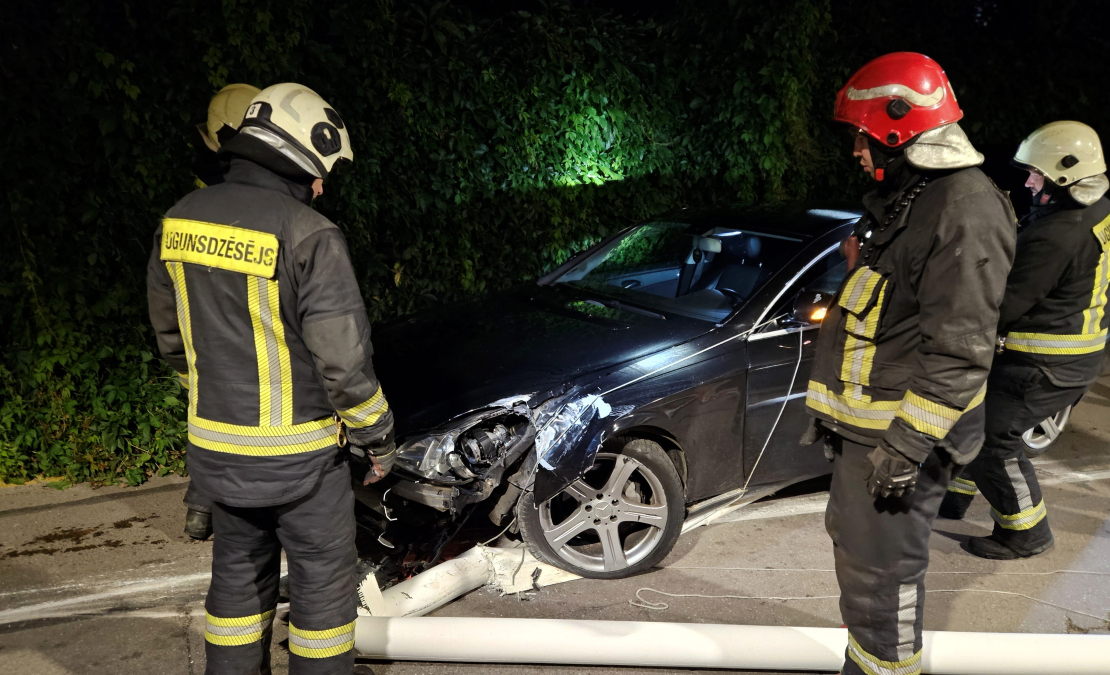 Avārijā iesaistītais Mercedes. Avārijā iesaistītais Mercedes.