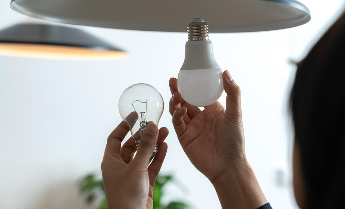 LED spuldzes patērē vidēji par 80–90% mazāk elektroenerģijas nekā citu veidu spuldzes un to darbības laiks ir ilgāks.