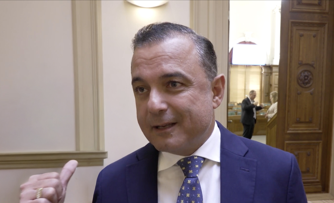 Veselības ministrs (Jaunā Vienotība) Hosams Abu Meri.