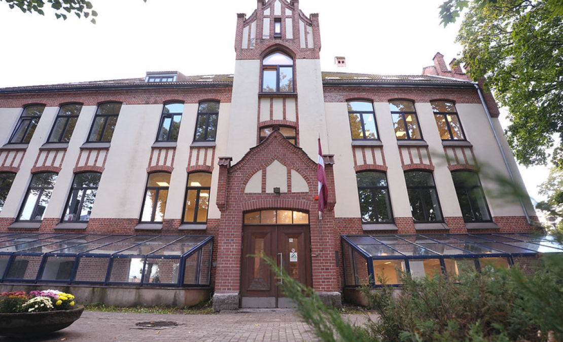 Māras Muižnieces Rīgas Mākslas skolas jaunās ēkas atklāšanas pasākums Āgenskalnā.
