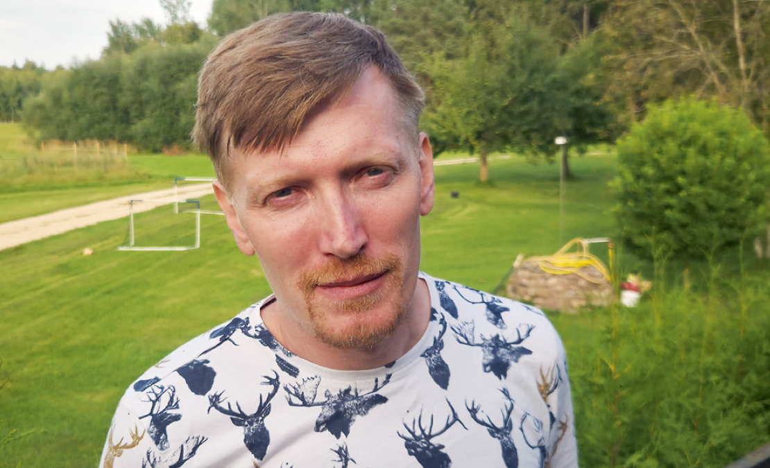 Jānis Liepiņš mednieku kluba "Kalnāji" stūri pārņēmis no sava tēva.