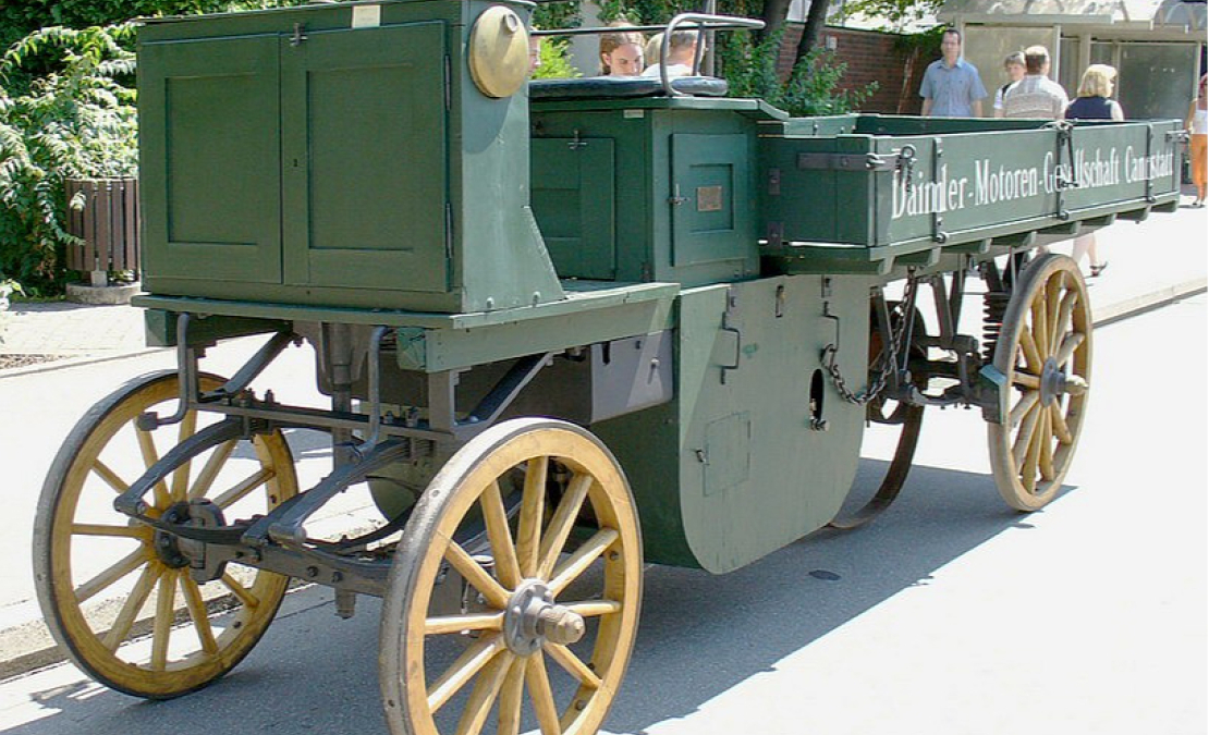 Pirmais kravas auto.