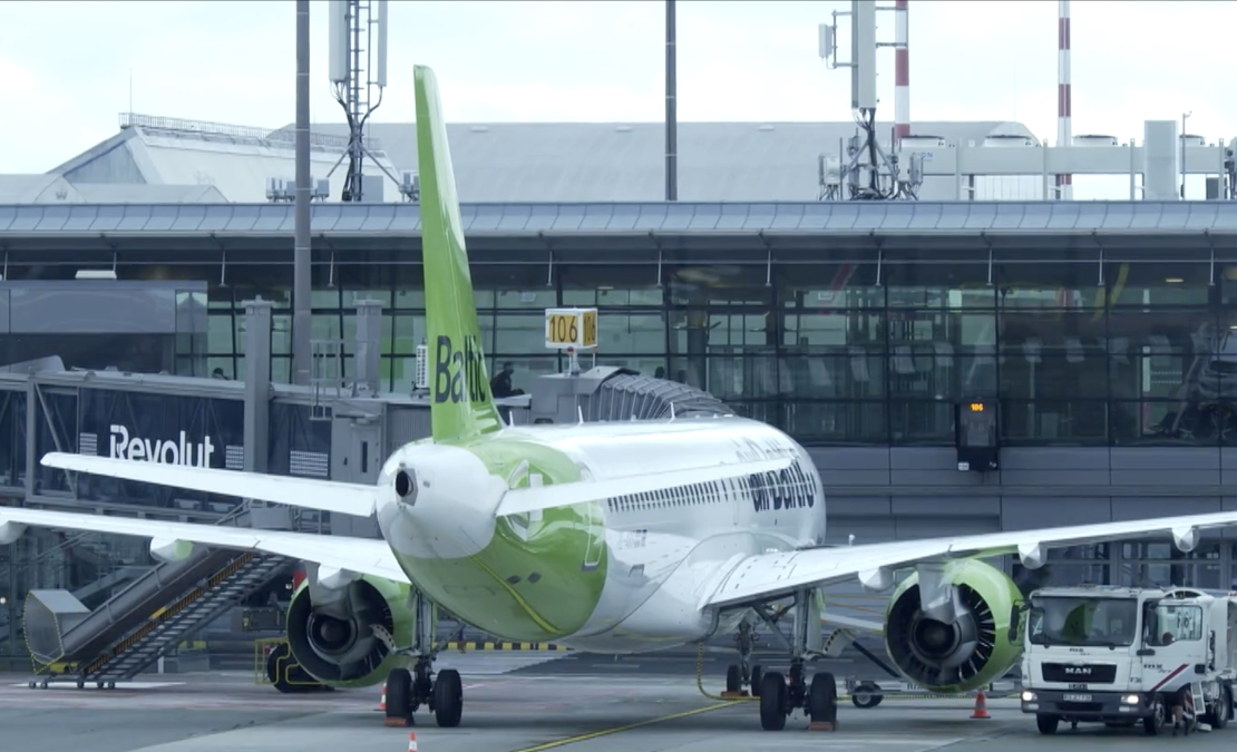 "airBaltic".