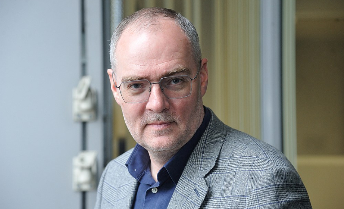 Latvijas Transportlīdzekļu apdrošināšanas biroja valdes priekšsēdētājs Jānis Abāšins: "Turpmāk cietušais varēs saņemt zaudējumu atlīdzību no OCTA arī tajos gadījumos, kad ceļu satiksmes negadījumā vainīgais paliek nenoskaidrots. Taču šeit ir viena ļoti būtiska piebilde – jābūt ceļu policijas atzinumam, ka satiksmes līdzeklis bojāts tik ļoti, ka tam liegta turpmākā piedalīšanās satiksmē. Tas nepieciešams, lai nošķirtu šos gadījumus no stāvvietās iegūtajām buktēm un skrāpējumiem, kuru vaininieki nav zināmi." Latvijas Transportlīdzekļu apdrošināšanas biroja valdes priekšsēdētājs Jānis Abāšins: "Turpmāk cietušais varēs saņemt zaudējumu atlīdzību no OCTA arī tajos gadījumos, kad ceļu satiksmes negadījumā vainīgais paliek nenoskaidrots. Taču šeit ir viena ļoti būtiska piebilde – jābūt ceļu policijas atzinumam, ka satiksmes līdzeklis bojāts tik ļoti, ka tam liegta turpmākā piedalīšanās satiksmē. Tas nepieciešams, lai nošķirtu šos gadījumus no stāvvietās iegūtajām buktēm un skrāpējumiem, kuru vaininieki nav zināmi."