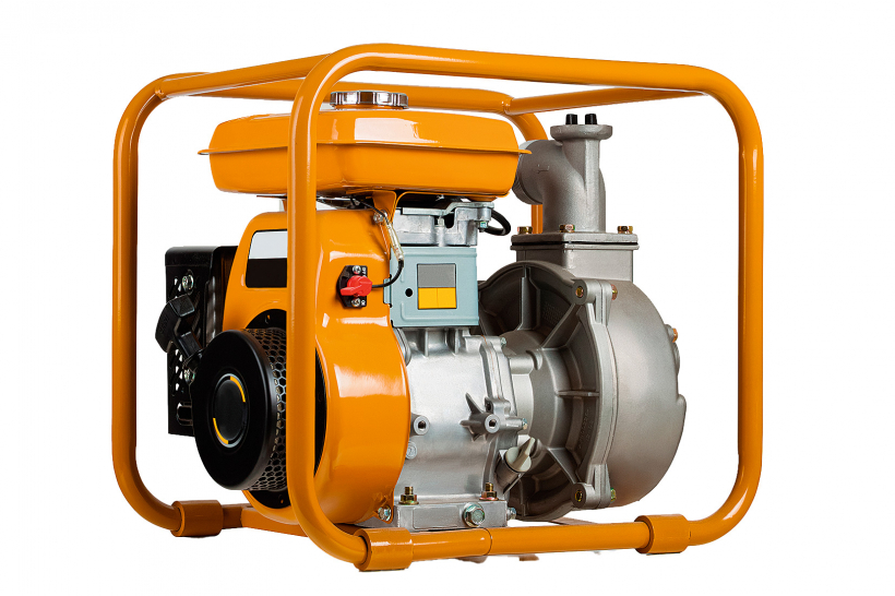 Ar benzīnu darbināms motorsūknis