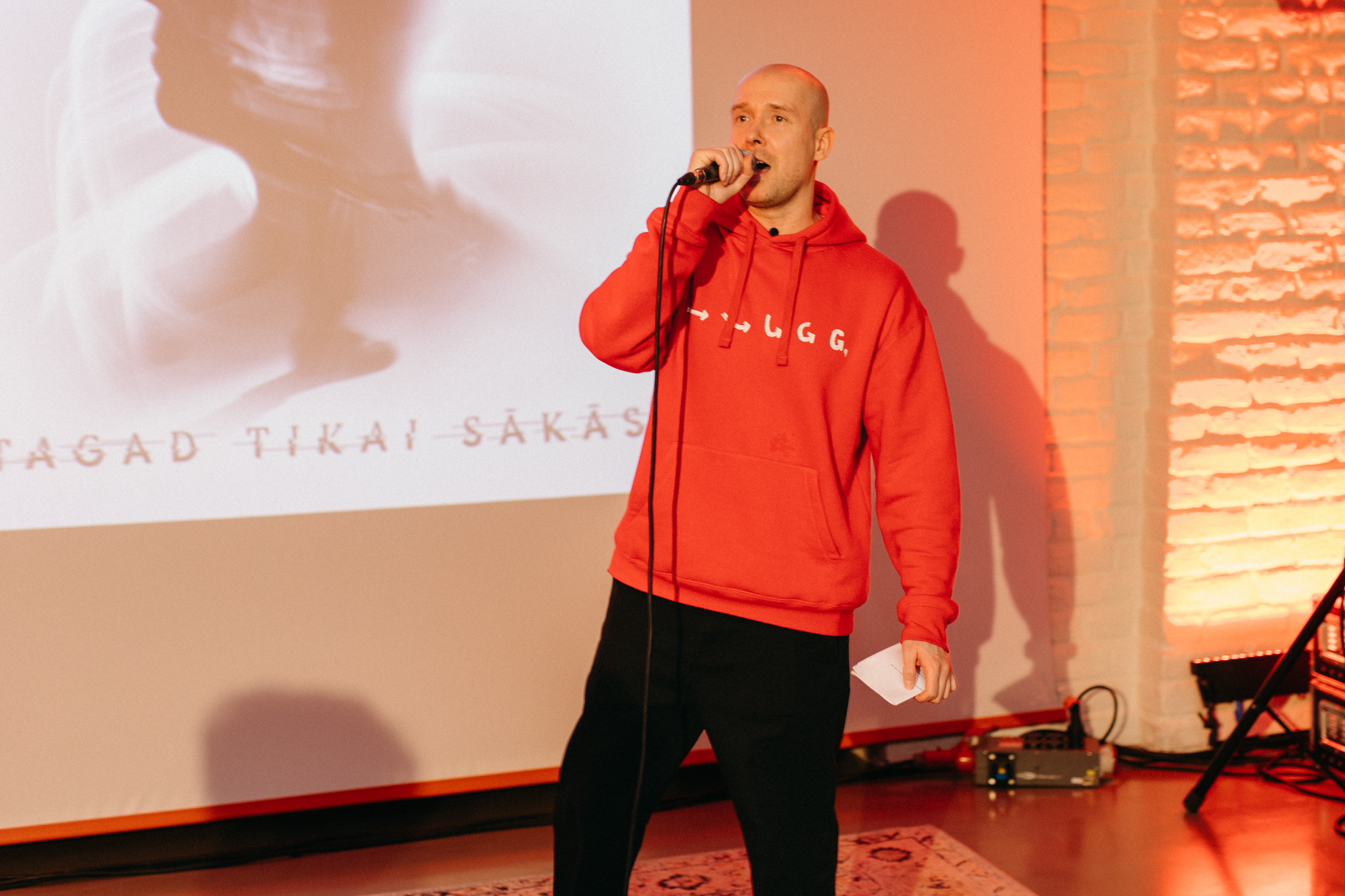 Gustavo jaunā albuma noklausīšanās pasākums.
