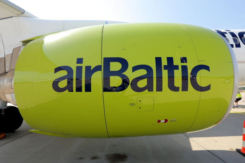 "airBaltic" lidmašīna